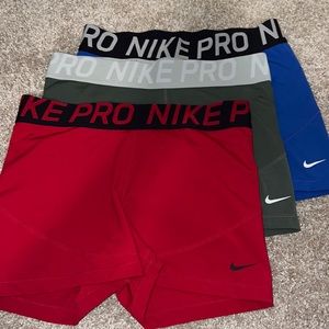 Woman’s Nike Pro 3in shorts